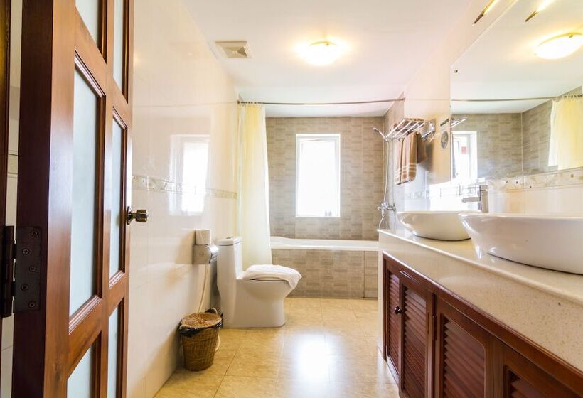 Family Suite, Cambodian Country Club