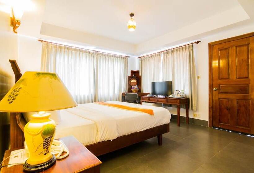 Family Suite, Cambodian Country Club