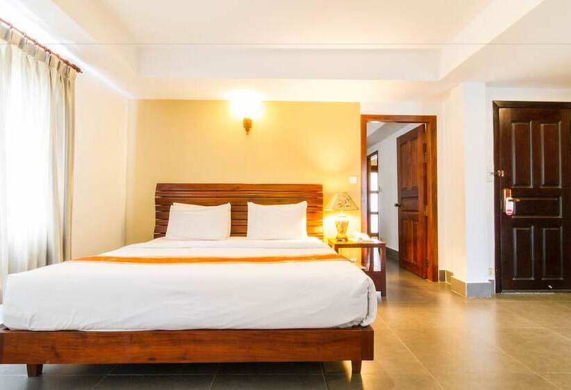 Family Suite, Cambodian Country Club