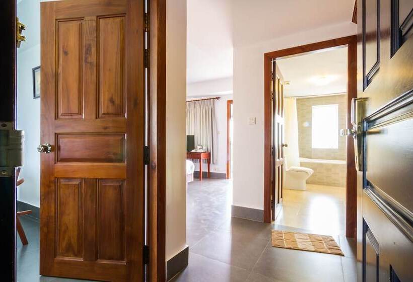 Family Suite, Cambodian Country Club