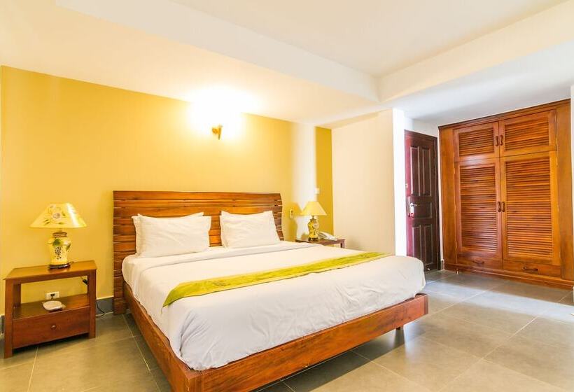 Family Suite, Cambodian Country Club