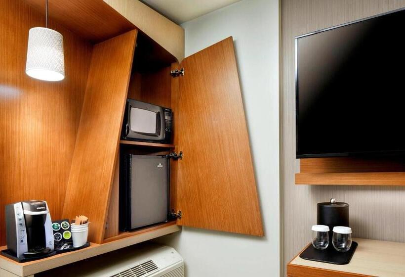 חדר סטנדרט עם מיטת קינג, Courtyard By Marriott Houston Intercontinental Airport