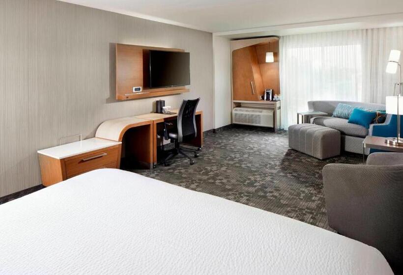 חדר סופריור עם מיטת קינג, Courtyard By Marriott Houston Intercontinental Airport