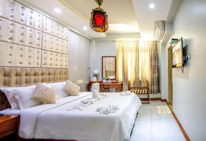 اتاق لوکس, Newtown Inn
