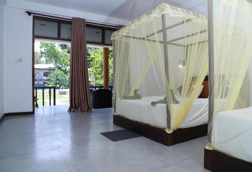 Трехместный Номер Deluxe, The Grand Yala