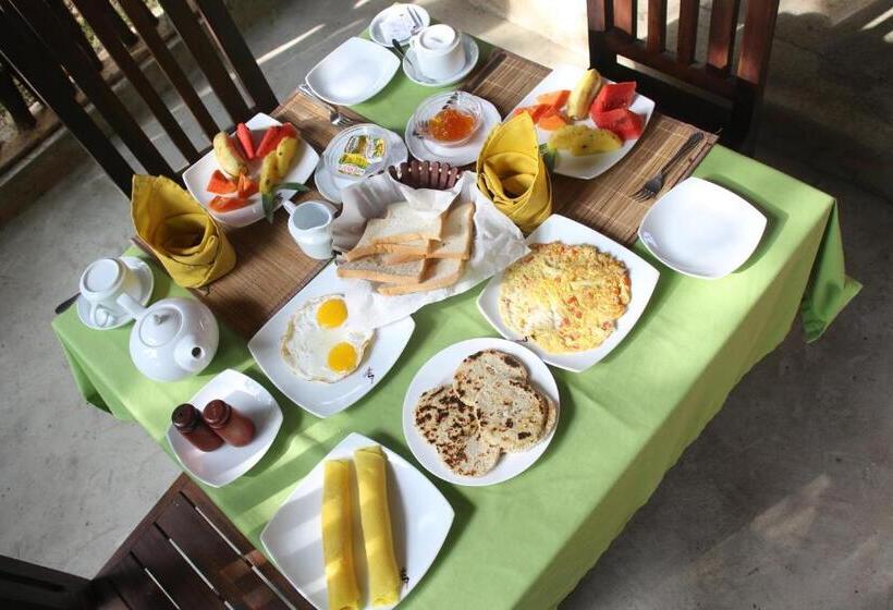 Трехместный Номер Deluxe, The Grand Yala