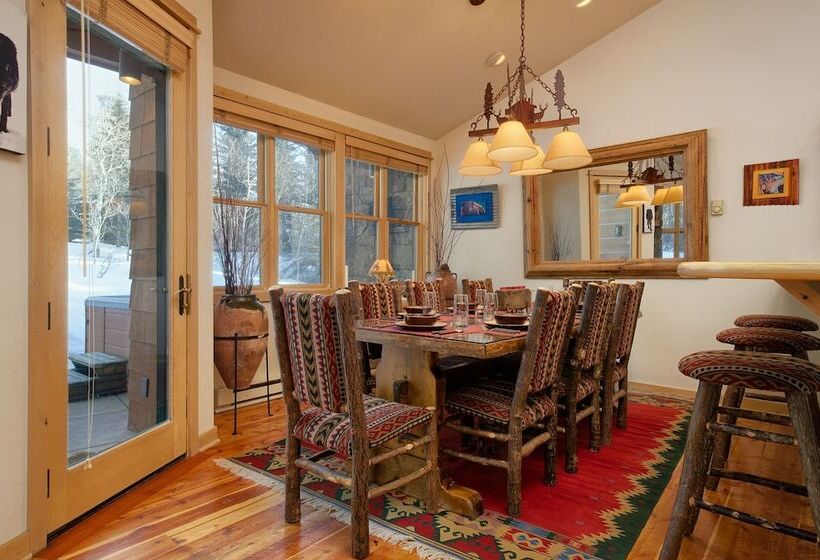 شقة 3 غرف, Moose Creek By Jhrl