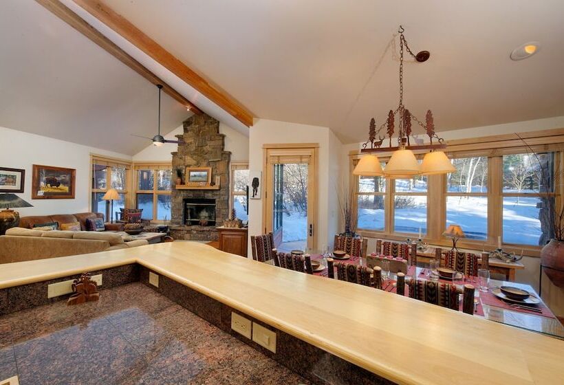 شقة 3 غرف, Moose Creek By Jhrl