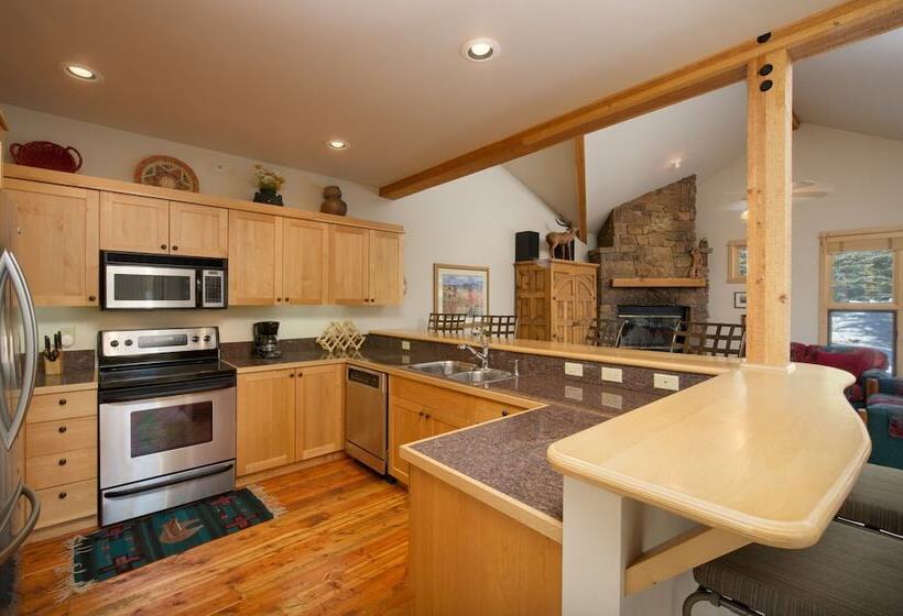 شقة 3 غرف, Moose Creek By Jhrl