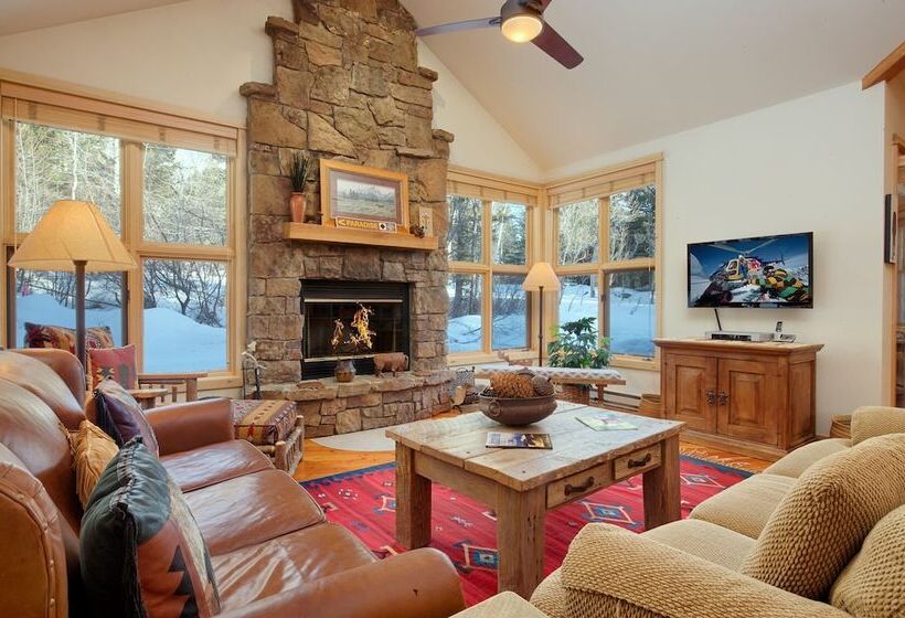 شقة 3 غرف, Moose Creek By Jhrl