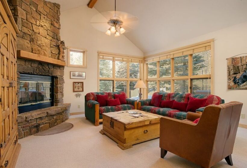 شقة 3 غرف, Moose Creek By Jhrl