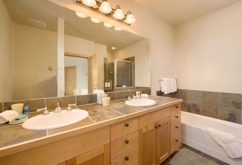 شقة 3 غرف, Moose Creek By Jhrl