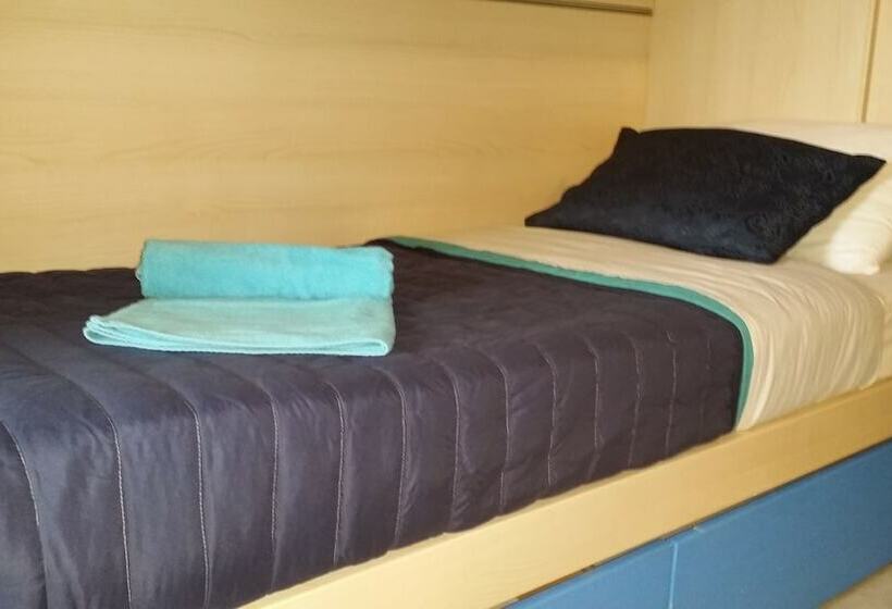 Номер Стандарт Индивидуальный Совместная Ванная, Central Park