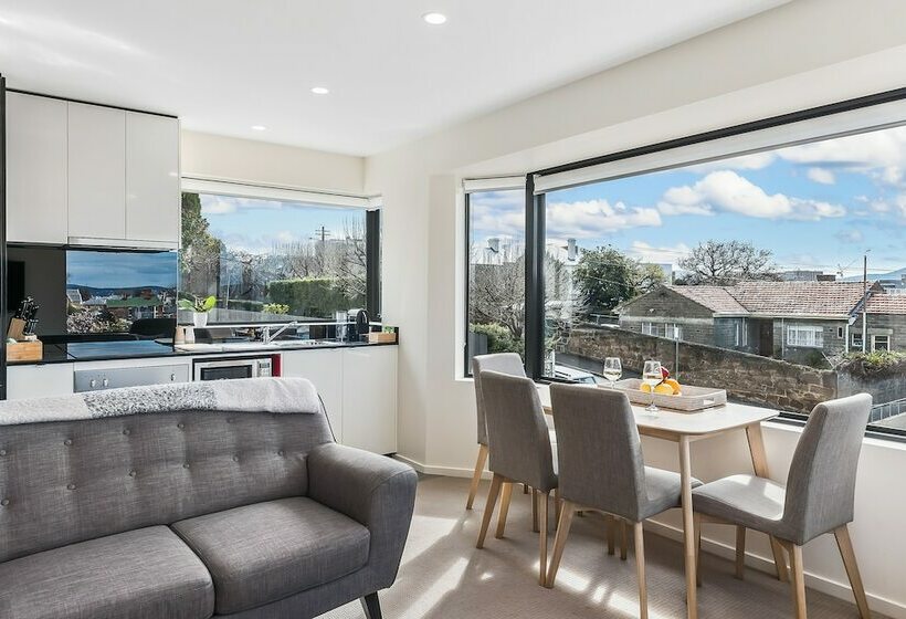 침실 2개 아파트, 110 Hampden Apartments