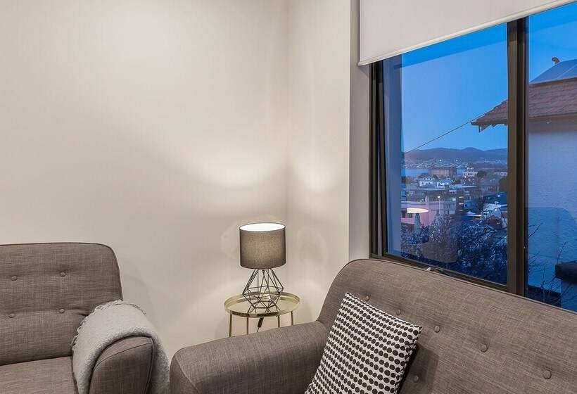 침실 2개 아파트, 110 Hampden Apartments