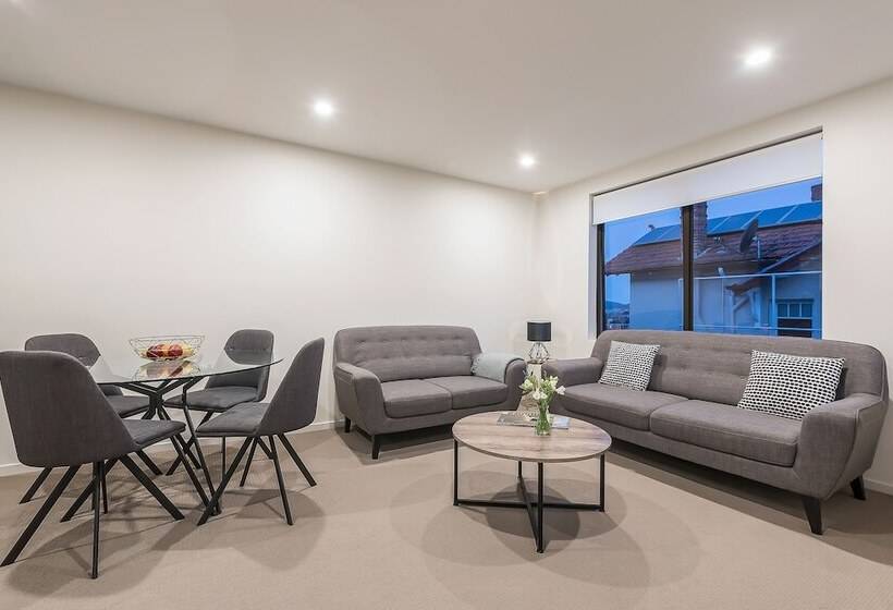 침실 2개 아파트, 110 Hampden Apartments