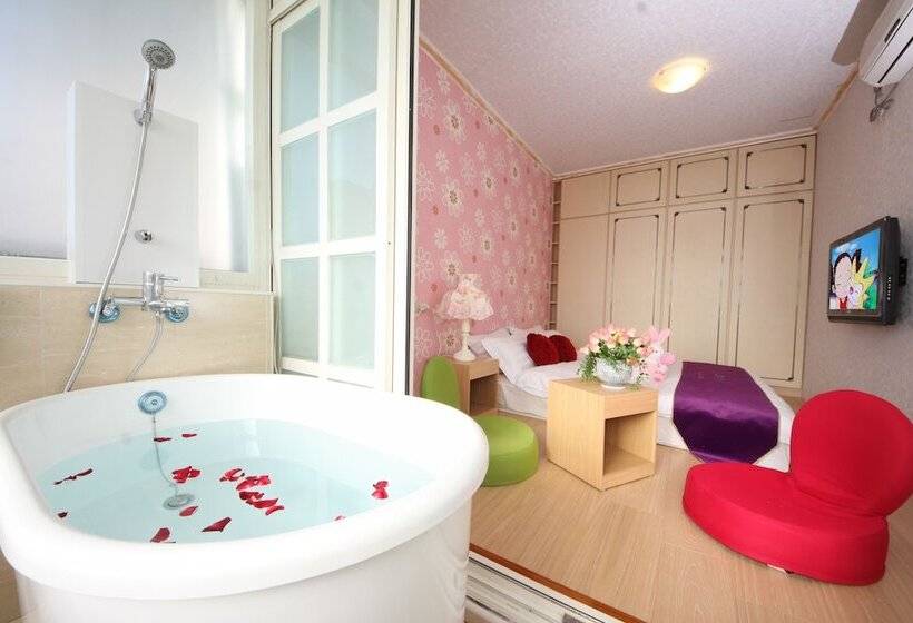 اتاق استاندارد, 宜蘭莫內花園城堡