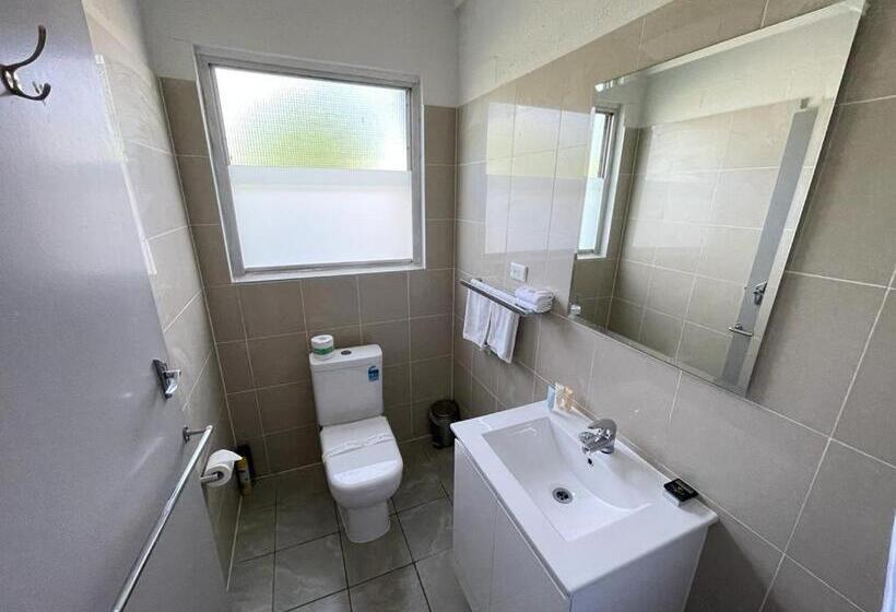 标准三人间, Gulgong Motel