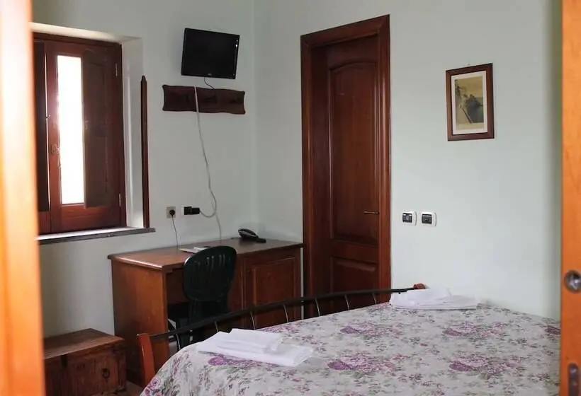 ダブルベッドのベーシックルーム, Agriturismo Casa Scola
