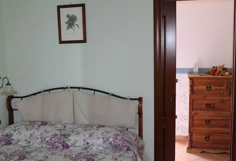 ダブルベッドのベーシックルーム, Agriturismo Casa Scola