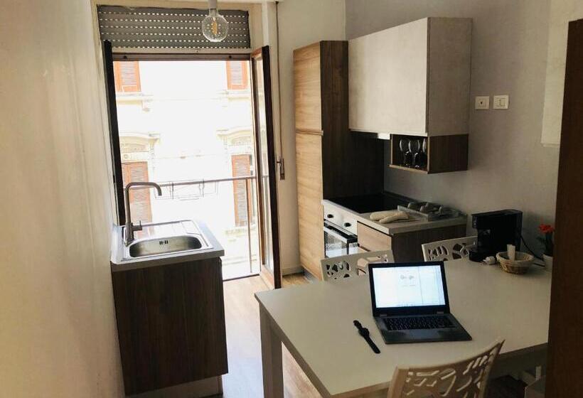 آپارتمان لوکس 1 خوابه, B&b Degli Artisti Suite