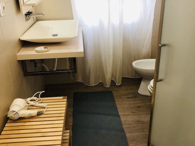 اتاق استاندارد سه نفره, B&b Degli Artisti Suite