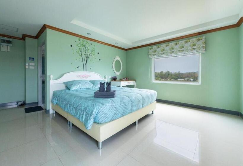 スーペリアールーム, The Lilly