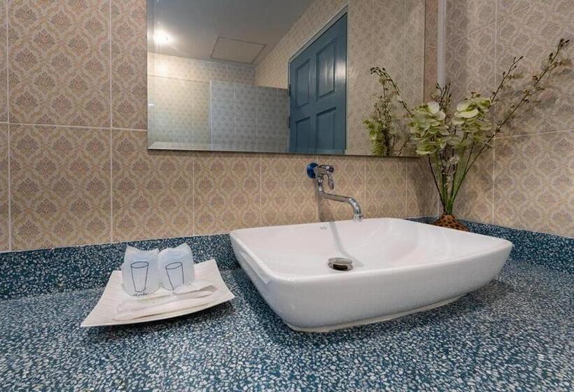 スイート, The Lilly