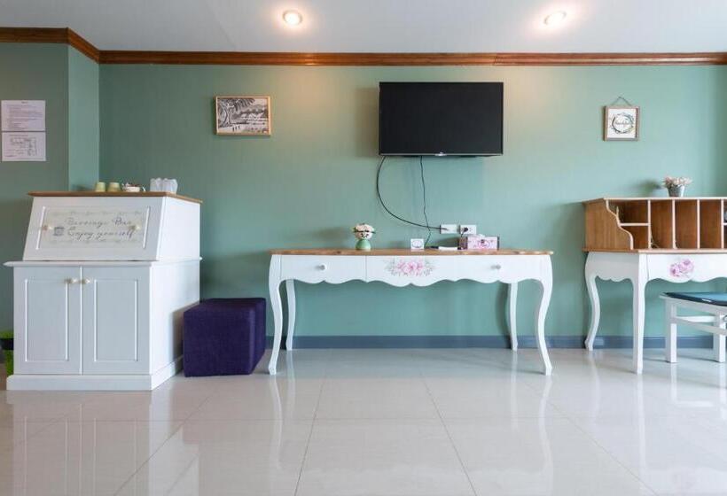 デラックスルーム, The Lilly