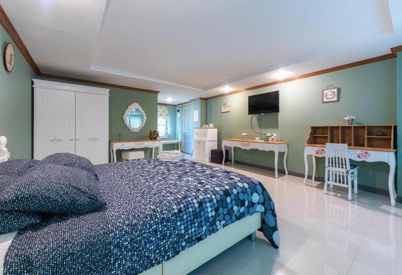 デラックスルーム, The Lilly