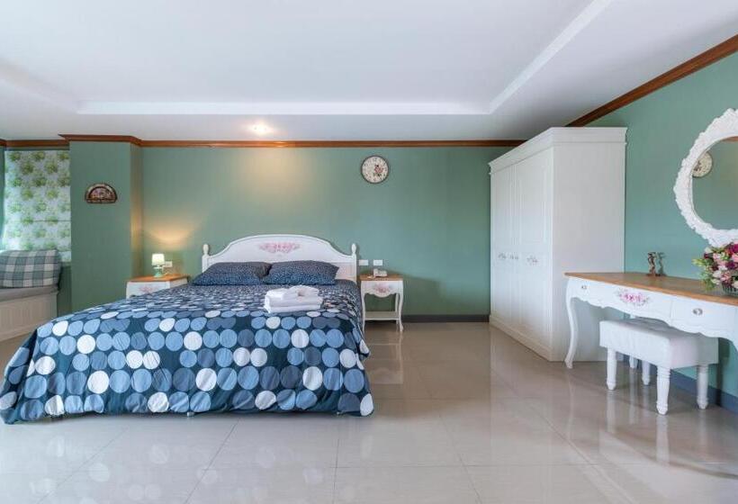 디럭스 룸, The Lilly