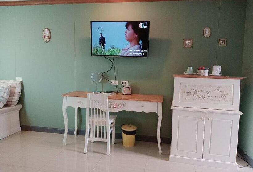 スタンダードルーム, The Lilly