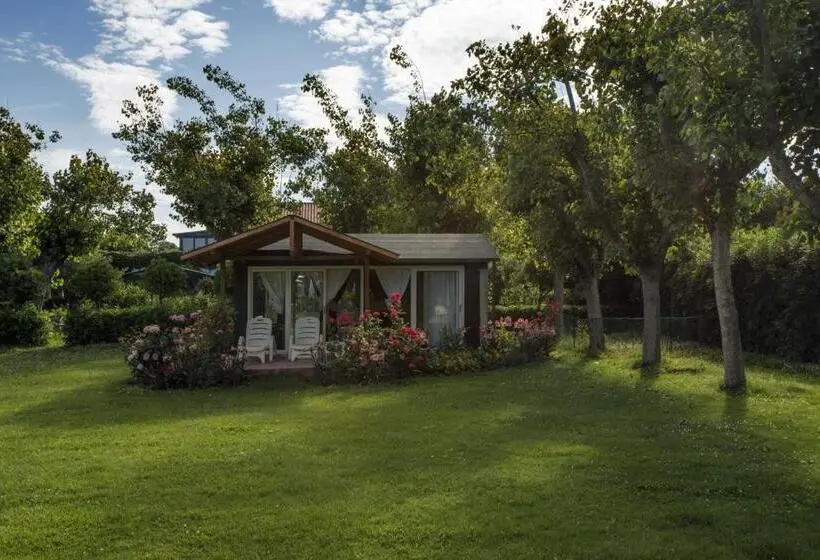 デラックスバンガロー, Villa Mirella Beach