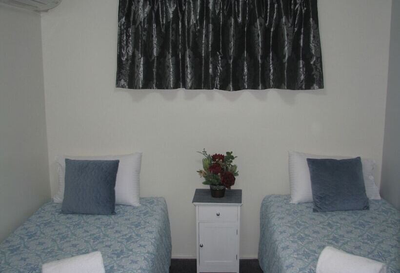 豪华房间, Charm City Motel