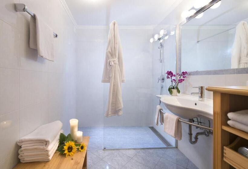 家庭间, Dolomitenhotel Weisslahnbad