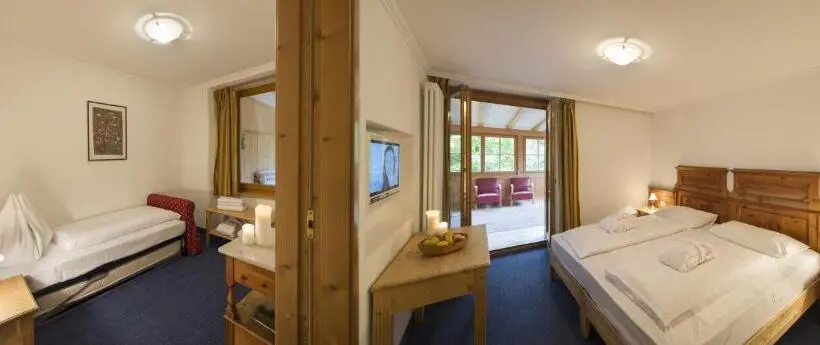 Perhehuone, Dolomitenhotel Weisslahnbad