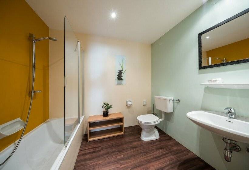 Апартаменты 1 Спальня, Berghang