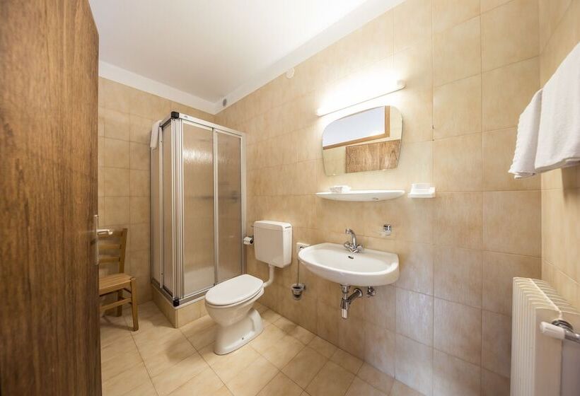 Апартаменты 1 Спальня, Berghang