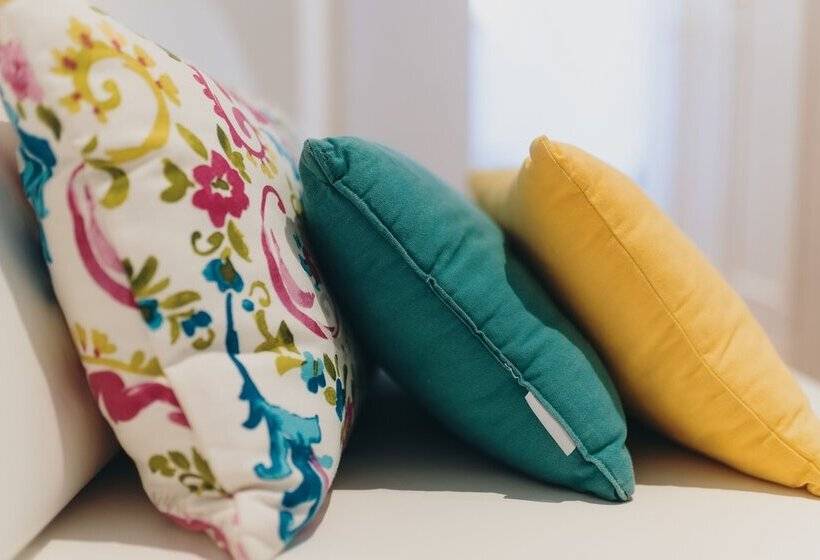 غرفة قياسية ثلاثية, Can Serrete