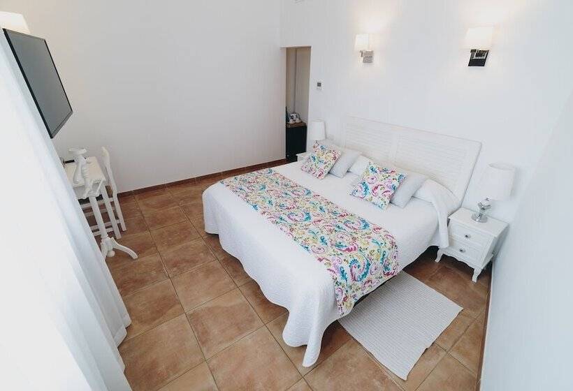 غرفة قياسية ثلاثية, Can Serrete