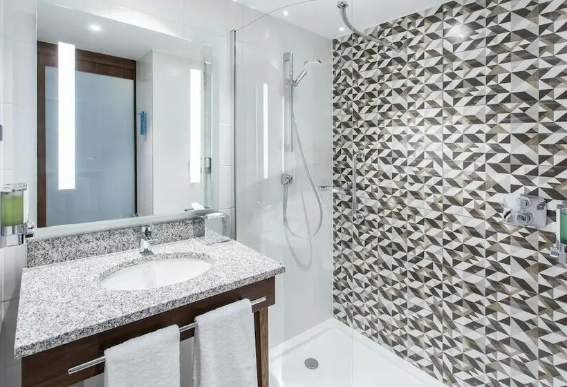 اتاق استاندارد, Hampton By Hilton Gdansk Oliwa