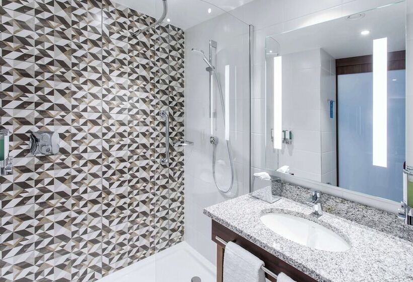 اتاق استاندارد, Hampton By Hilton Gdansk Oliwa