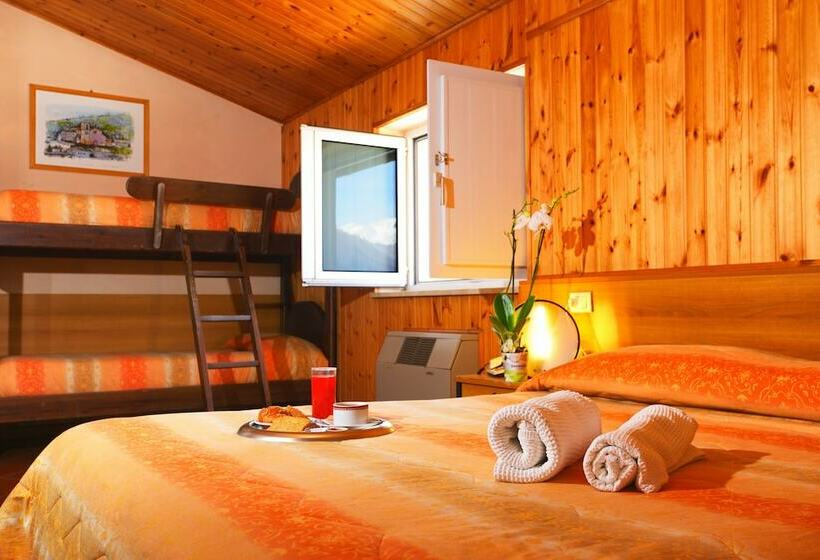 اتاق استاندارد سه نفره, Holidays