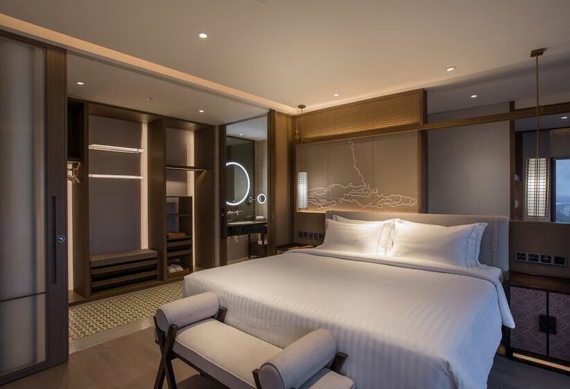 سوییت جونیور, Pan Pacific Yangon