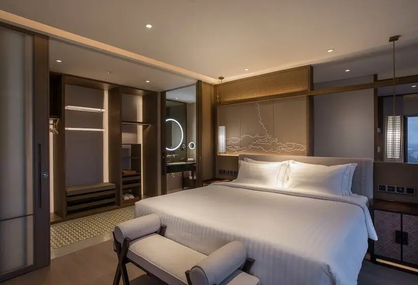 سوییت جونیور, Pan Pacific Yangon