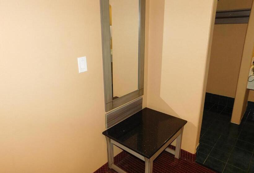 חדר קלאסי לשלושה, Regency Inn & Suites Beaumont