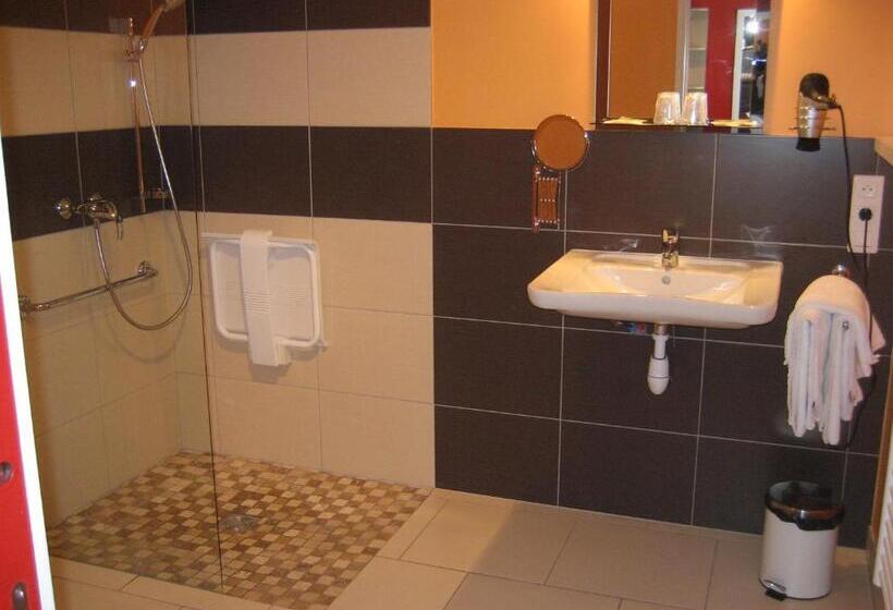 חדר סופריור, Logis Hotel Restaurant Le Cheval Blanc