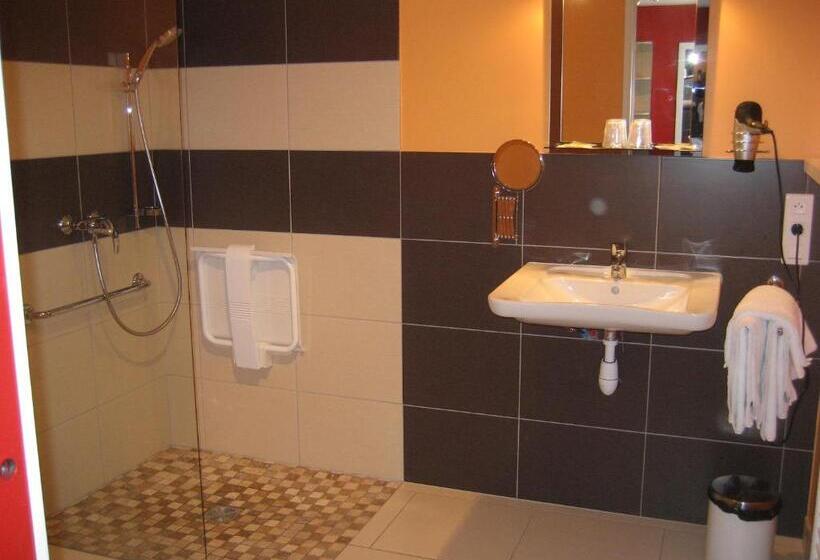 חדר סופריור, Logis Hotel Restaurant Le Cheval Blanc