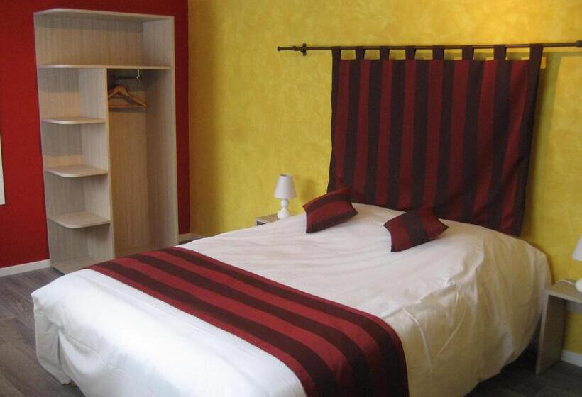 חדר סופריור, Logis Hotel Restaurant Le Cheval Blanc