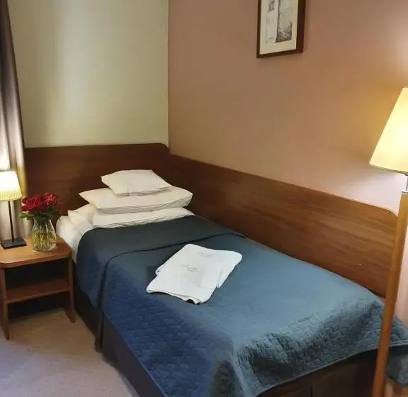 Standard Yhden Hengen Huone, Siesta